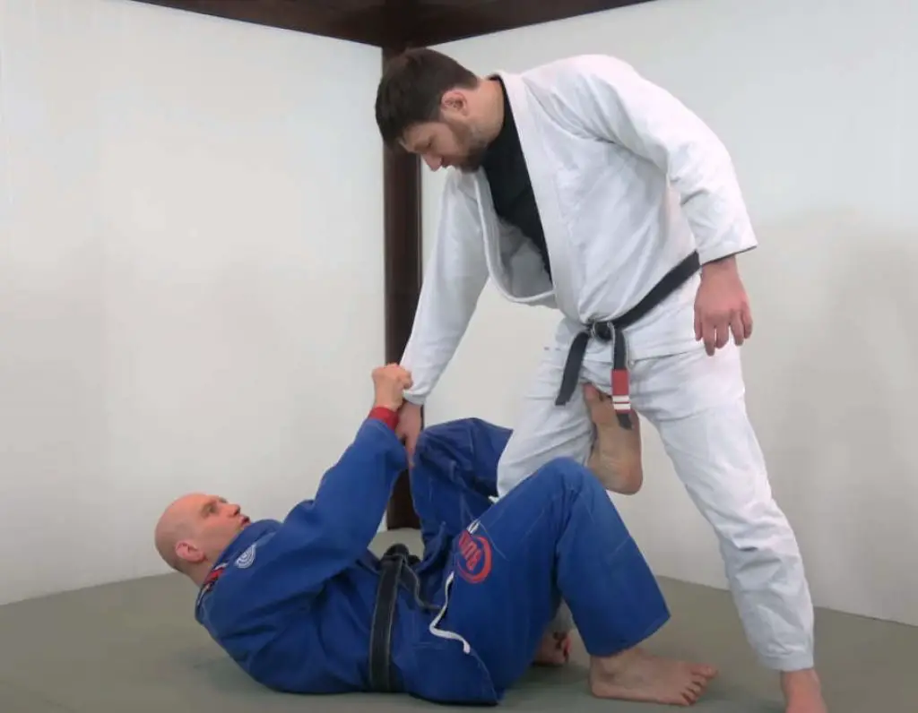 Stephan Kesting BJJ showing the de la riva guard position