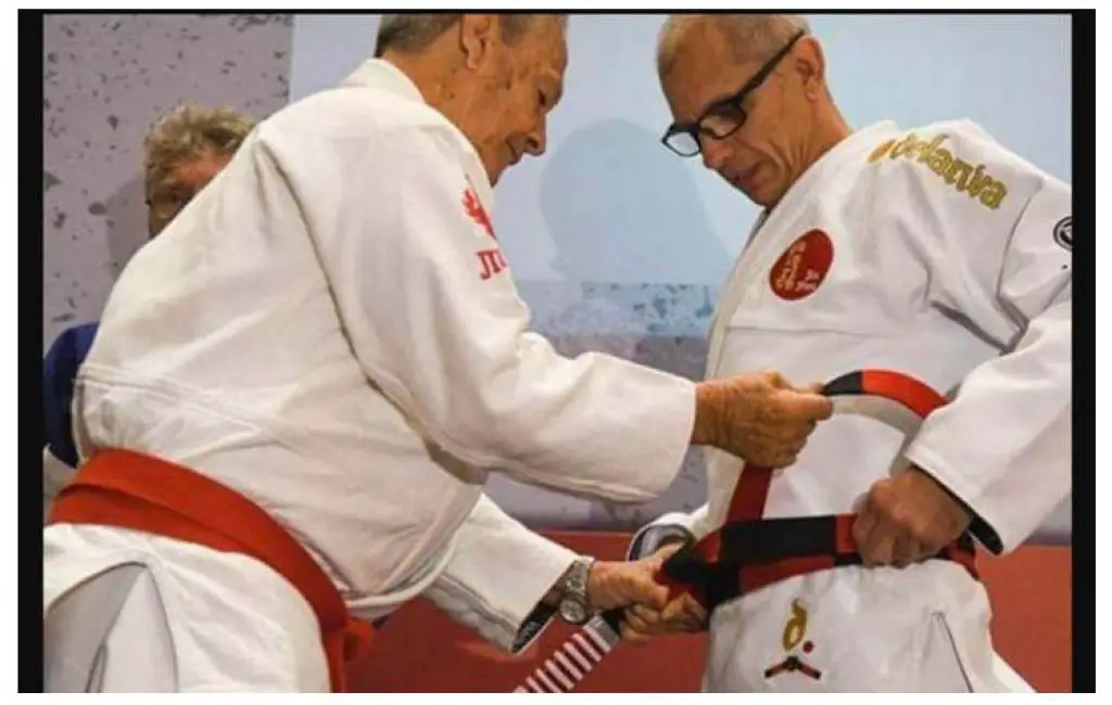 Ricardo De la Riva red and black belt